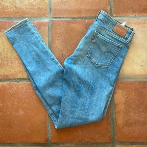 Levi 711 Skinny Jeans